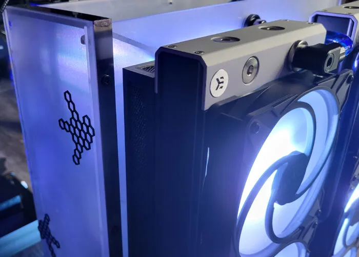 Wasserkühlung watercooled water PC Computer Casemod Casecon Casemodding Custom Design EK Waterblocks