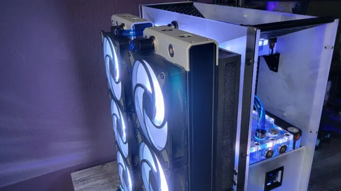 icyblue Wasserkühlung watercooled water PC Computer Casemod Casecon Casemodding Custom Design EK Waterblocks